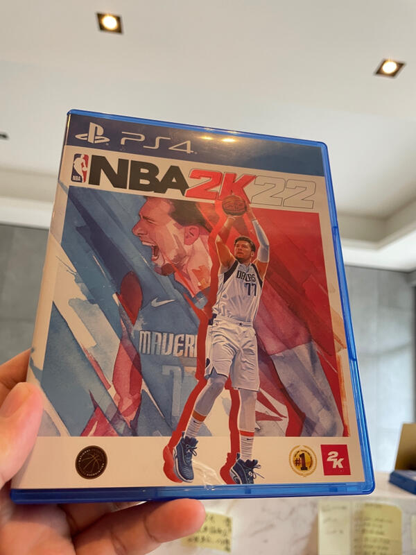 PS4 NBA2K22中文版(外盒有傷，可單機4人）